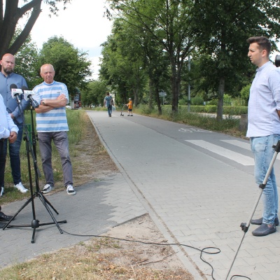 Konferencja prasowa - relacja - głos zabiera Waldemar Kaczmarski - Przewodniczący Rady Miejskiej Nowej Lewicy w Radomiu